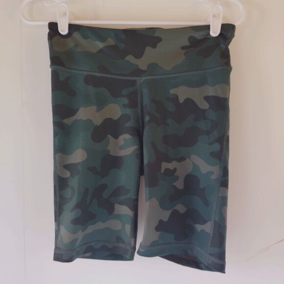 GapFit camo bike shorts Small - Picture 3 of 7